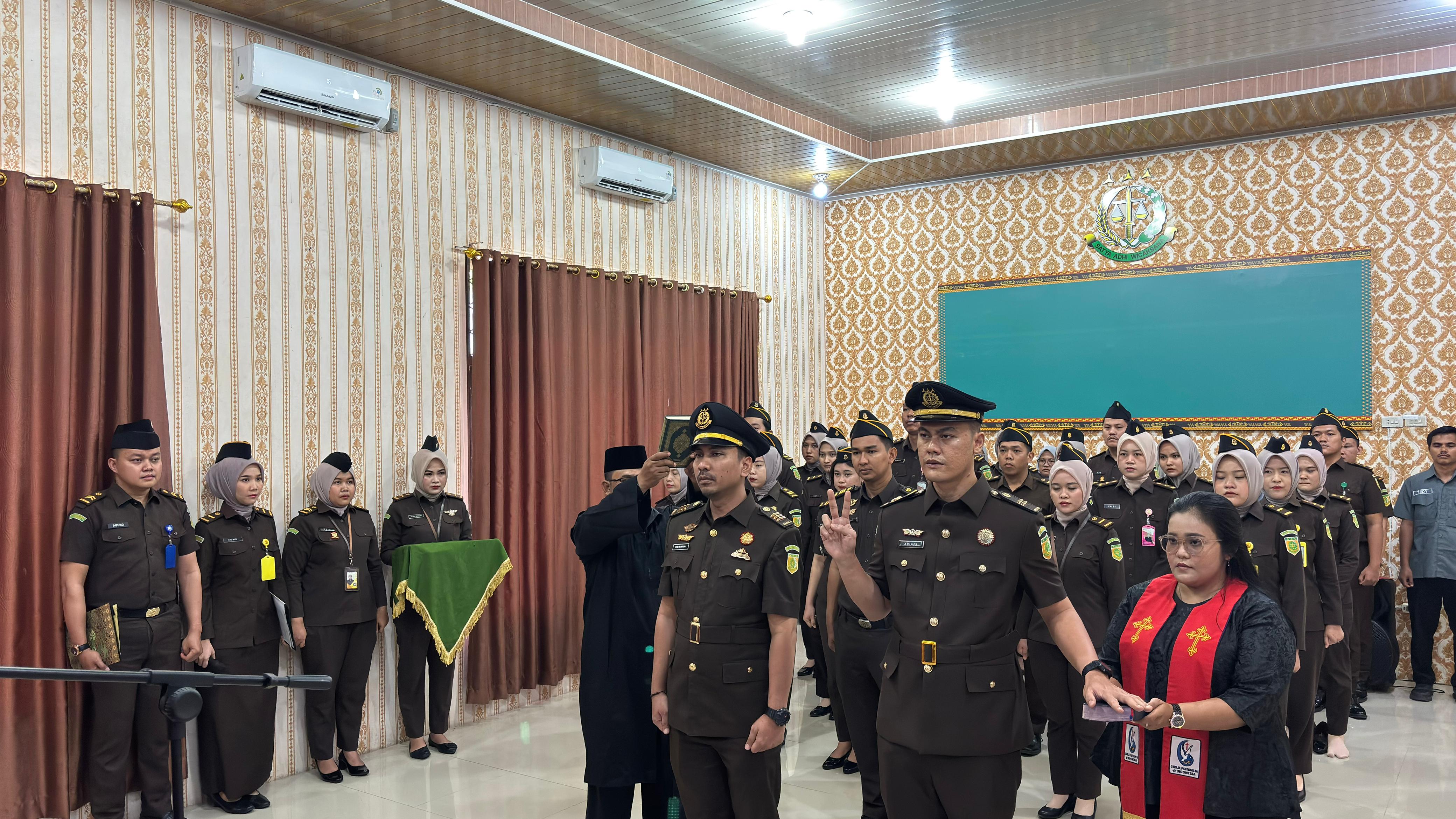 Rotasi Jabatan di Kejari Way Kanan, Mahmuddin Mahan Tekankan Profesionalitas